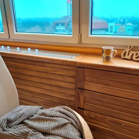 Lara Apartman *